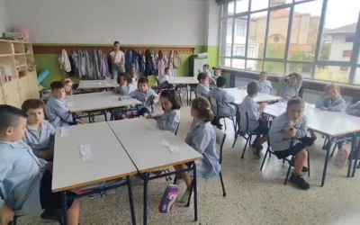 Ingelesa abestien bidez ikasten